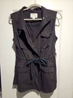 Caslon Dark Charcoal Sleeveless Vest